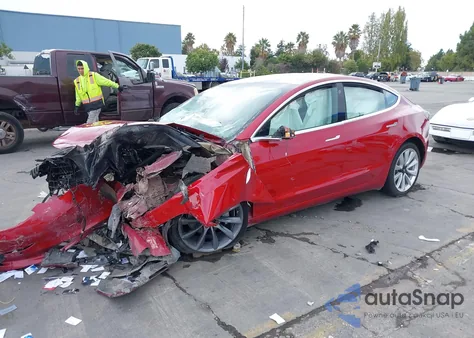 2018 Tesla Model 3 Long Range/Performance из США, поврежденный, VIN 5YJ3E1EBXJF091666